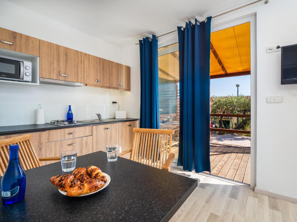 Salve Croatia Mobile Homes In Amadria Park Trogir Seget Vranjica Exterior foto